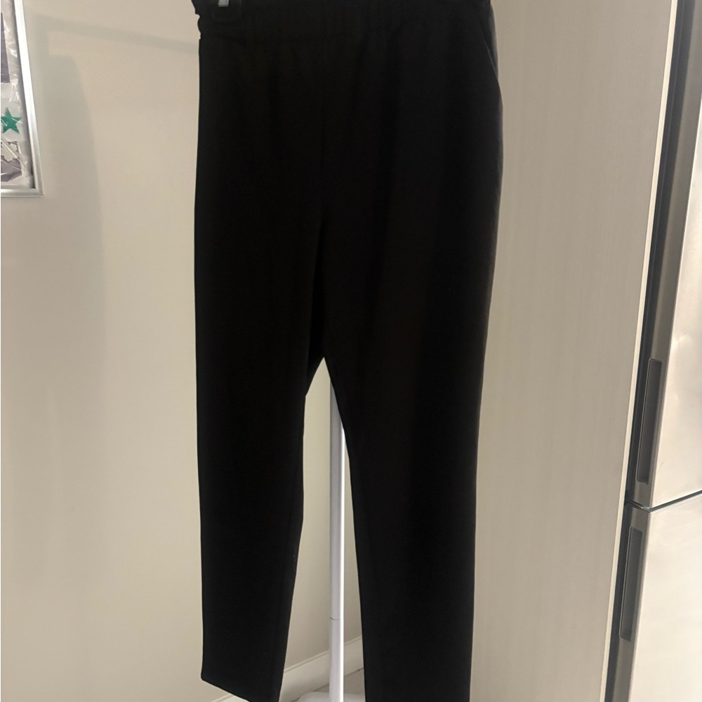 Women Black 3/4  Pants